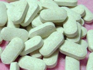 鈣片不能和什么一起吃？鈣片吃多了會(huì)怎么樣？