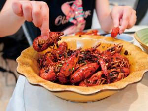 吃小龍蝦會導致肌溶解嗎?小龍蝦富含重金屬嗎