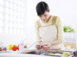 如何清除果蔬中的殘留農藥？水果削皮能除農藥嗎