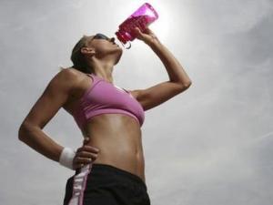 常喝運動飲料好嗎?不運動時別喝運動飲料