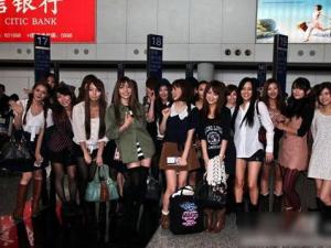 蒼井空蒼老師個人資料圖片微博，攜女優現身北京