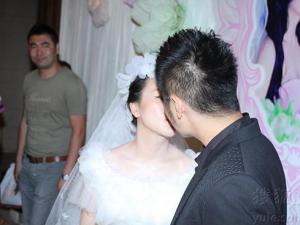 潘長江女兒潘陽大婚-與高富帥新郎石磊相親結識