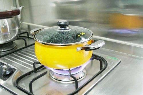 水能反復(fù)燒開嗎?開水燒久了能喝嗎