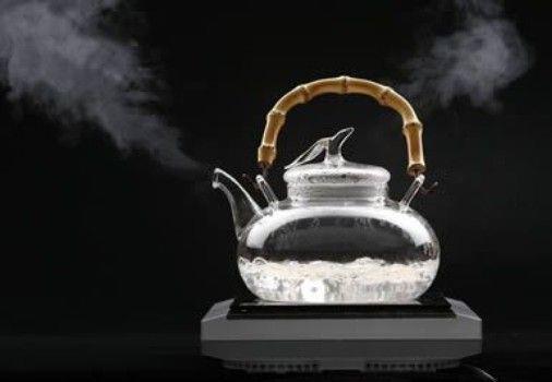 開(kāi)水反復(fù)燒好嗎？開(kāi)水反復(fù)燒對(duì)身體有害嗎