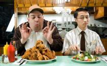 晚餐吃太飽會誘發哪些疾病？晚餐吃太飽的危害