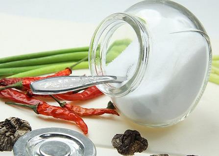 什么病不能吃太多鹽？飯菜太咸放鹽太多的危害