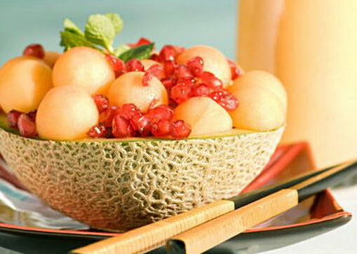 臉上有黑斑怎么辦？西紅柿汁去除黑斑