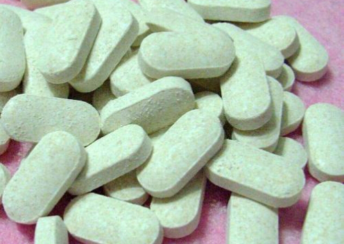 鈣片不能和什么一起吃？鈣片吃多了會怎么樣？