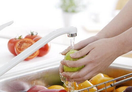 蟲眼蔬菜未必更安全-怎么掌握蔬菜農殘的規律?