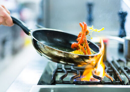 炒菜后不刷鍋接著炒易致癌-炒菜致癌習(xí)慣