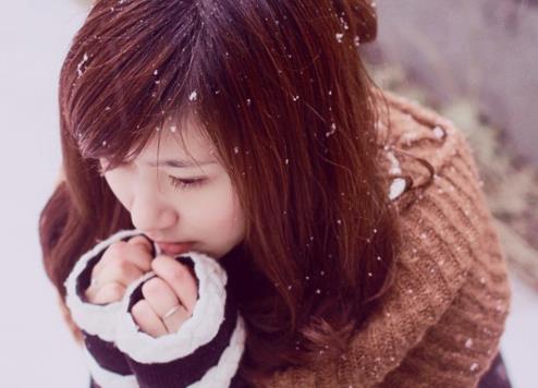 冬季手腳冰涼怎么辦?女人冬季手腳冰涼多喝羊肉湯