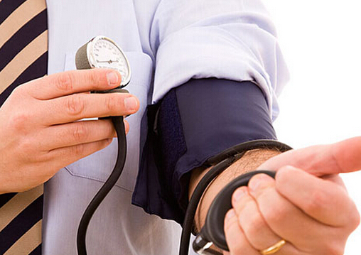 血脂高的癥狀-多吃清蒸魚有助降血脂