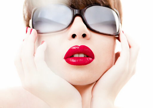 唇干裂的原因及對抗方法-唇干裂的飲食調節