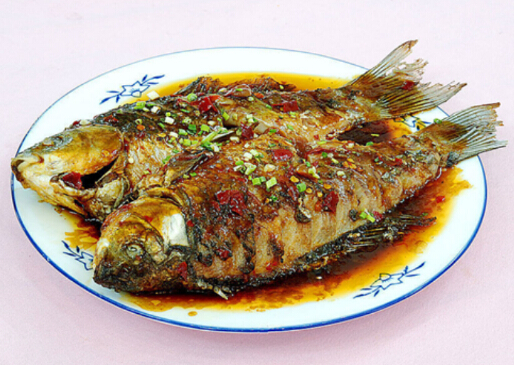 紅燒鯽魚的做法-紅燒鯽魚怎么做？