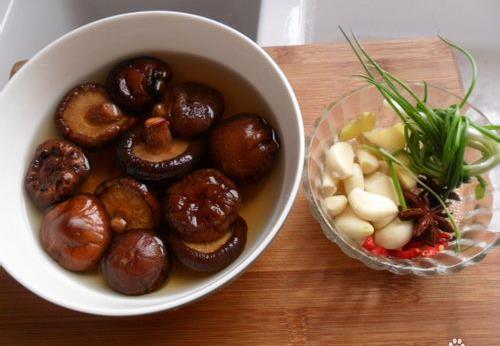 如何泡發(fā)香菇？香菇要泡多長時間