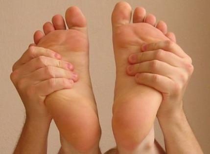 如何補氣補血?胖人補氣拍拍手,瘦人補血泡泡腳