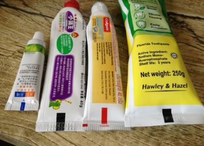 牙膏管底部顏色條是什么？牙膏管底部的顏色代表牙膏成分嗎