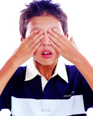 劇迷瘋狂追劇：不眠不休看電視劇，吃仙丹，模仿濟公上吊，躲進衣柜想“穿越”