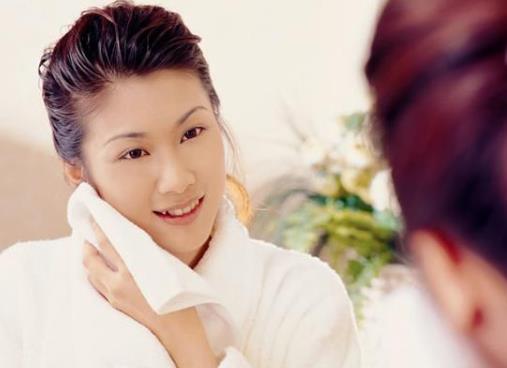 徹底卸妝也容易長色斑嗎？5大不為人知的美白誤區(qū)