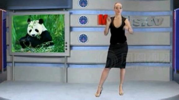 俄羅斯女主播裸體教漢語：俄羅斯美女主播裸體教中文，網友直呼“太過癮”