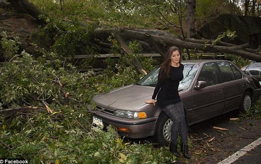 紐約遭風暴襲擊,巴西女模特紐約災區拍寫真惹眾怒遭群PS