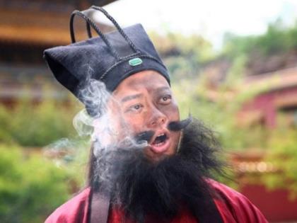 裝逼/裝比/裝b是什么意思？裝B遭雷劈，裝純遭人輪