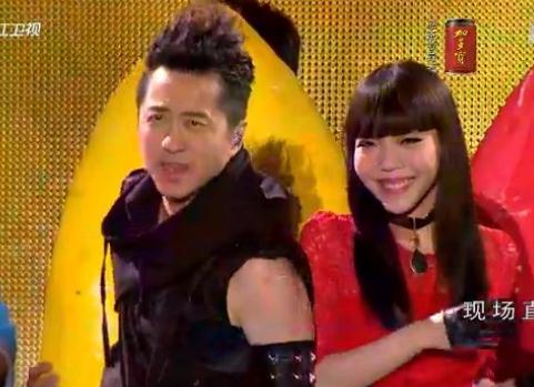 疑中國好聲音吳莫愁庾澄慶曖昧師生戀曝光，哈林不否認