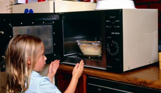 什么食物不能放進微波爐里？