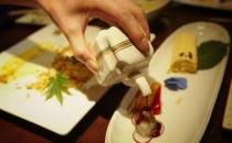 預防肝癌不能吃什么？不飲或少飲酒