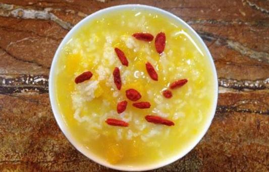 學生護眼早餐食譜：胡蘿卜木瓜牛奶羹