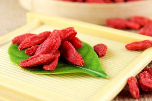 枸杞子泡水喝補腎嗎？枸杞子怎么吃最補腎