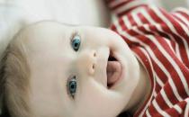 吃奶會打嗝？如何解決寶寶吃奶狀況？