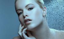 油性皮膚選擇什么爽膚水？