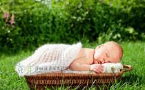 新生兒黃疸的癥狀是什么？如何護理新生兒？