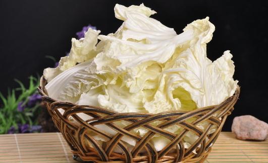 白菜的功效有哪些？白菜怎么吃最好？