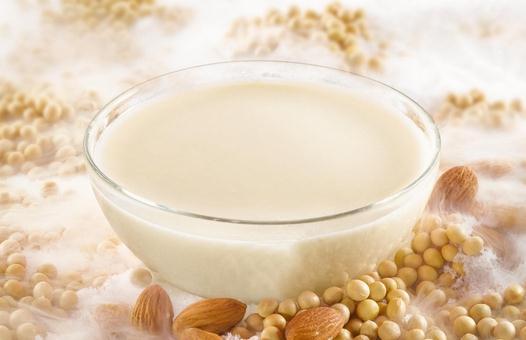 盤(pán)點(diǎn)喝豆?jié){的九大好處 喝豆?jié){有什么禁忌？