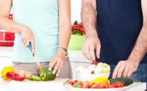 上班族吃飯太晚有7大危害