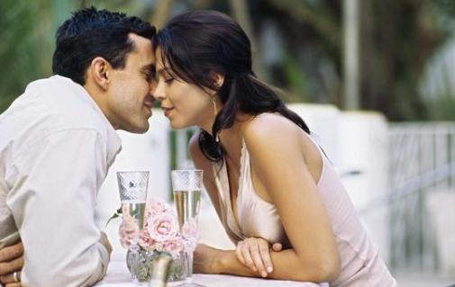 戀愛中讓對(duì)方更愛你的絕招有哪些？