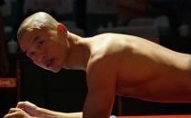 特警毛衛東，平板支撐時間最長的人