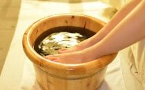 用什么泡腳好？泡腳的好處