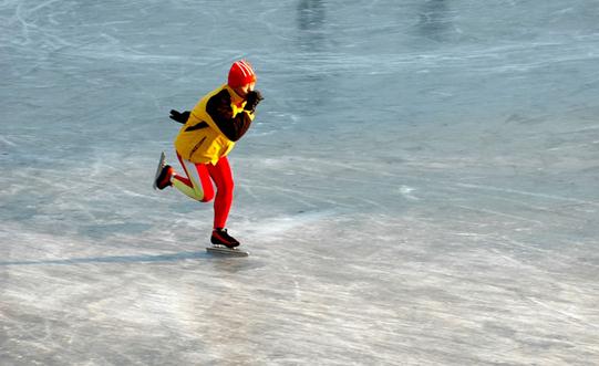 滑冰的好處有哪些？滑冰的技巧有哪些？