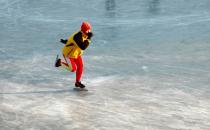 滑冰的好處有哪些？滑冰的技巧有哪些？