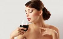女性喝紅酒有什么好處？喝紅酒要注意什么？