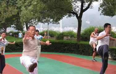 老人練太極養生 這些問題需關注