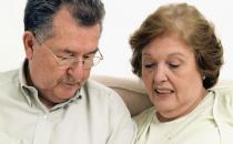 老人堅(jiān)持規(guī)律運(yùn)動(dòng)不易便秘