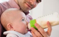 寶寶人工喂養常見的不當喂養方式