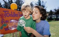 放學路上 中外媽媽與寶寶聊天內容區別