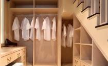 步入式衣帽間如何清潔和保養？