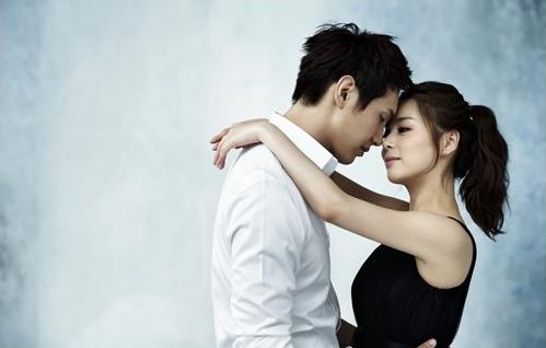 揭秘:接吻方式暴露情感濃度