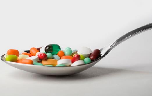 女性吃避孕藥8大危害 月經(jīng)不調(diào)乳房疼痛